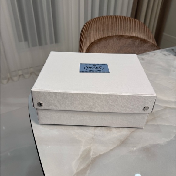 Prada Box, Prada Elastic Band - Picture 6 of 11